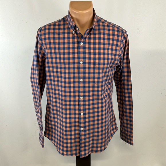 J. Crew Other - J. Crew long sleeve button down collar shirt. M